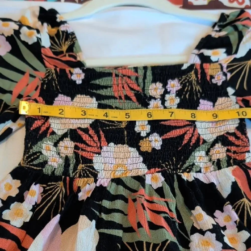 Billabong Floral Smocked Peasant Top Girls Medium Boho Long Sleeve Black